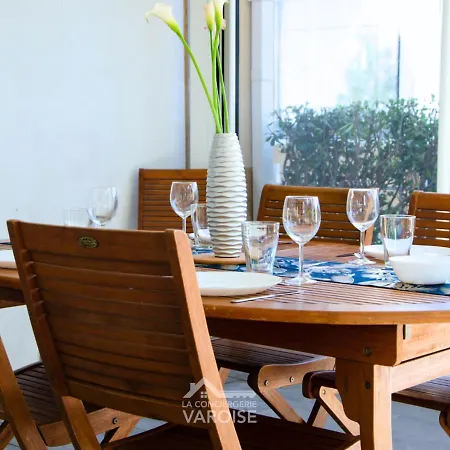 Les Muratiers T2 - Bord De - Terrasse - Clim 아파트 히에레